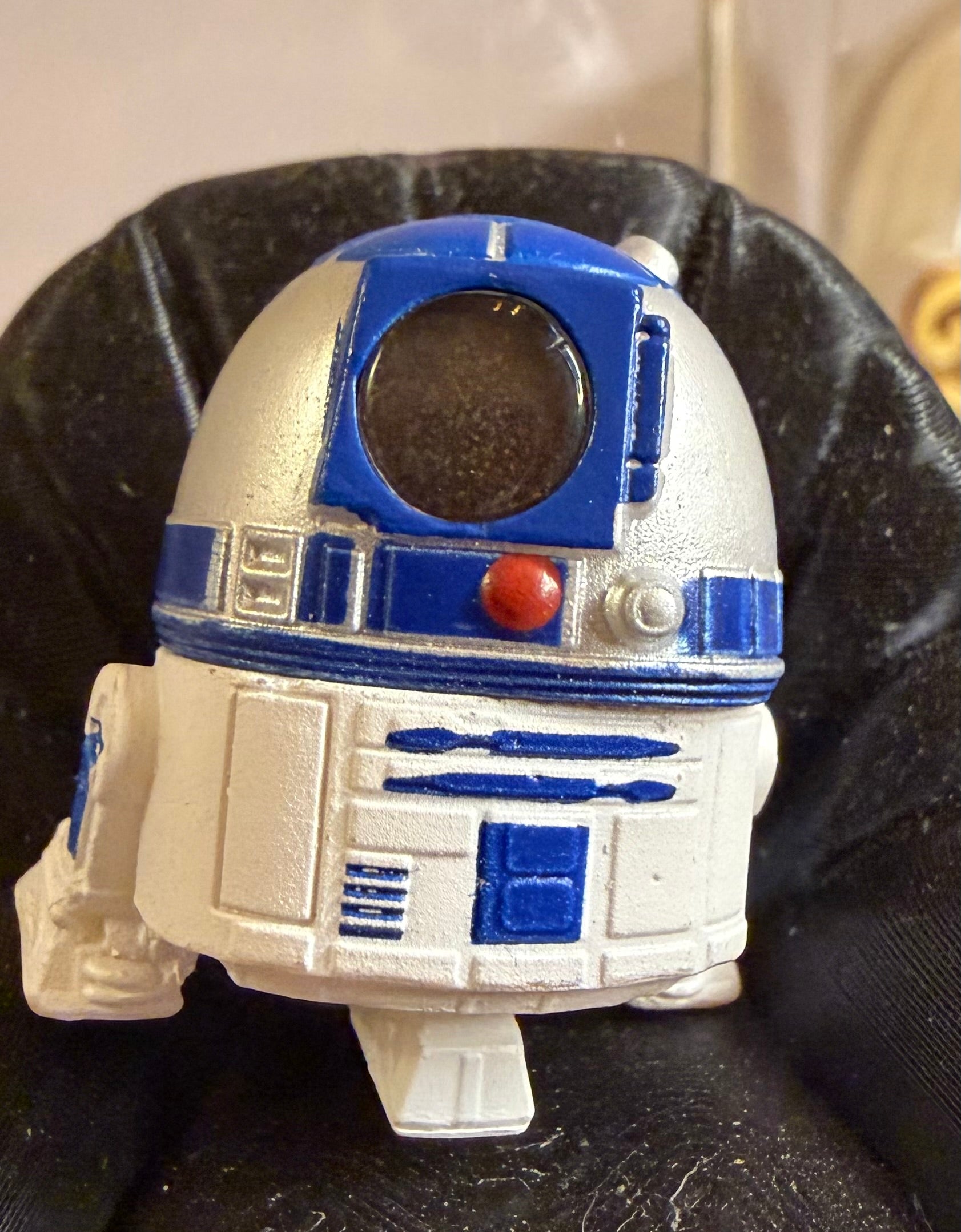 R2-D2 Collectible Figure - Disney Doorables Star Wars Series 1